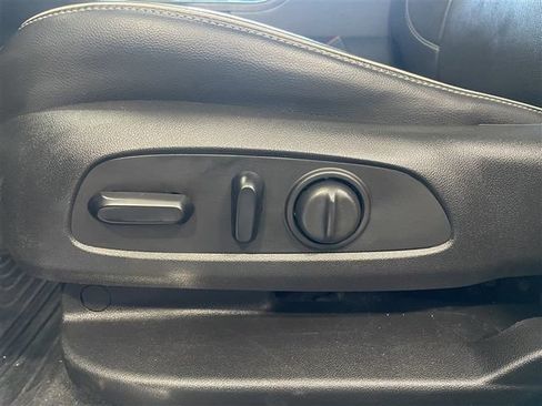Used 2017 GMC Acadia Denali w/ Technology Package AWD/4WD image 15