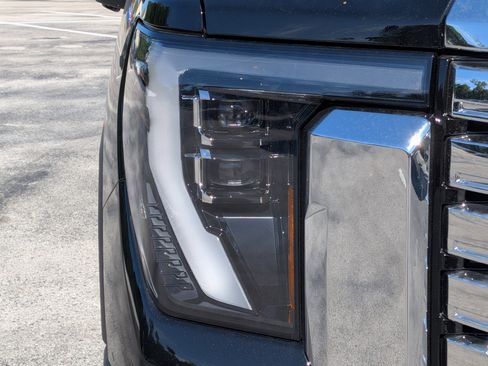 New 2026 GMC Sierra 2500 Denali w/ Denali Reserve Package image 10