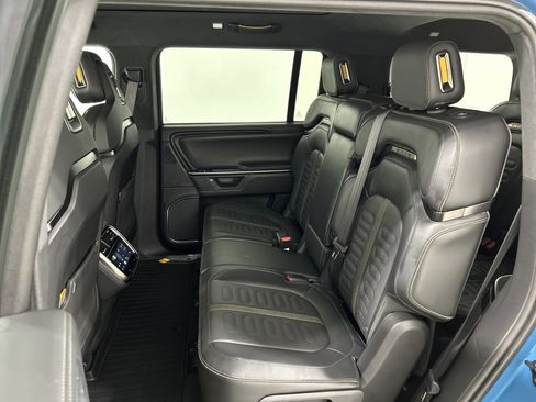 Used 2025 Rivian R1S Adventure Dual AWD/4WD image 21