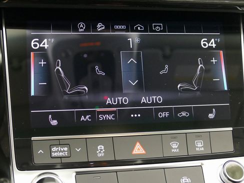 Used 2024 Audi Q8 Premium image 19