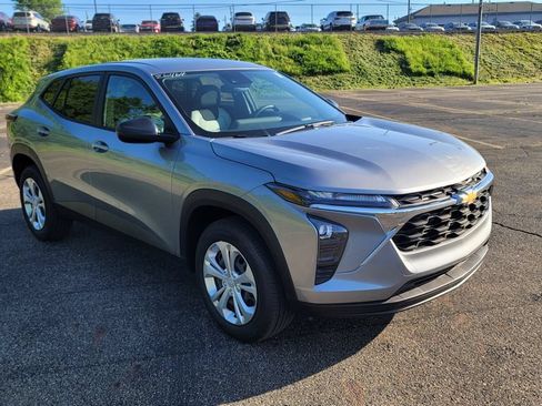 New 2026 Chevrolet Trax LS w/ Driver Confidence Package FWD image 16