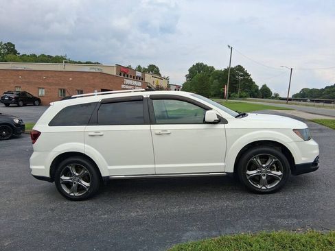 Used 2017 Dodge Journey Crossroad w/ Popular Equipment Group FWD image 4