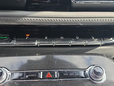 Used 2023 Lincoln Nautilus Reserve w/ Equipment Group 201A image 4