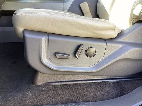 Used 2020 Ford Expedition XLT w/ Equipment Group 201A image 10