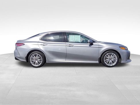 Certified 2019 Toyota Camry XLE image 2
