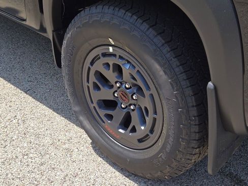 New 2025 Nissan Frontier PRO-4X w/ Pro Premium Package image 17