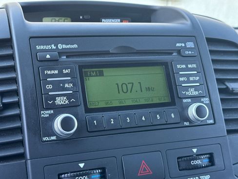 Used 2014 Kia Sedona LX FWD image 20