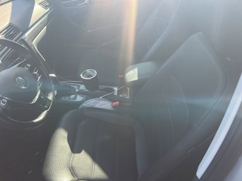 Used 2018 Volkswagen Passat 2.0T SE image 5