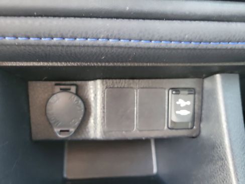 Used 2018 Toyota Corolla SE image 21