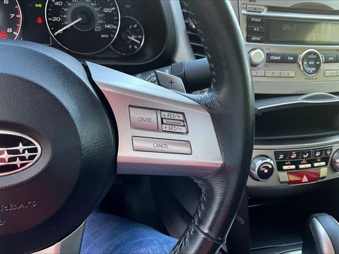 Used 2010 Subaru Legacy 2.5i Premium image 11