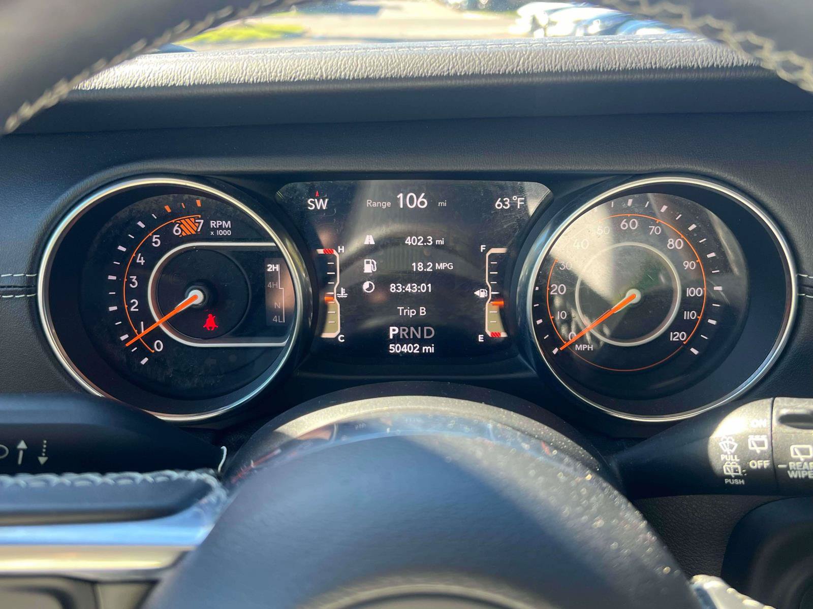 Used 2018 Jeep Wrangler Unlimited Sahara w/ Dual Top Group AWD/4WD image 10