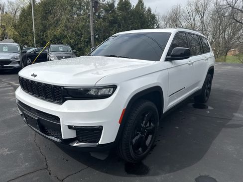 Used 2023 Jeep Grand Cherokee L Limited w/ Black Appearance Package image 7