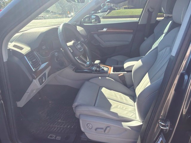 Used 2023 Audi Q5 e Premium Plus w/ Premium Plus Package AWD/4WD image 12