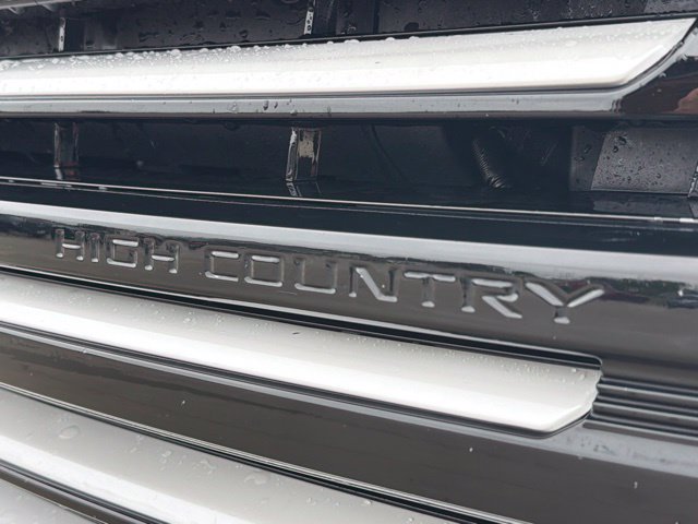 Used 2024 Chevrolet Tahoe High Country AWD/4WD image 9