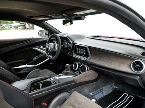Used 2018 Chevrolet Camaro ZL1 RWD image 14