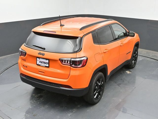 Used 2026 Jeep Compass Latitude AWD/4WD image 39