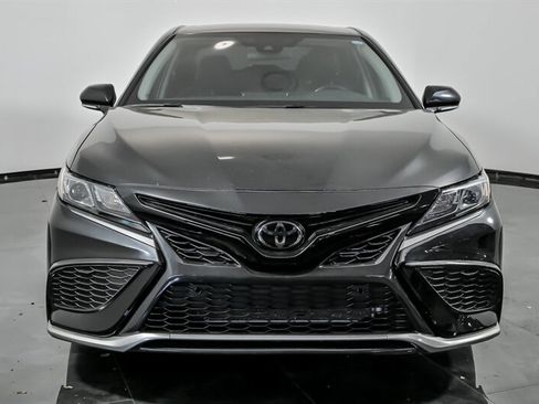 Used 2022 Toyota Camry SE FWD image 4