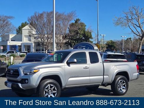 Used 2016 Toyota Tacoma SR5 image 5
