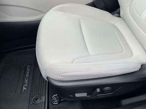 Certified 2025 Hyundai Tucson SEL AWD/4WD image 13