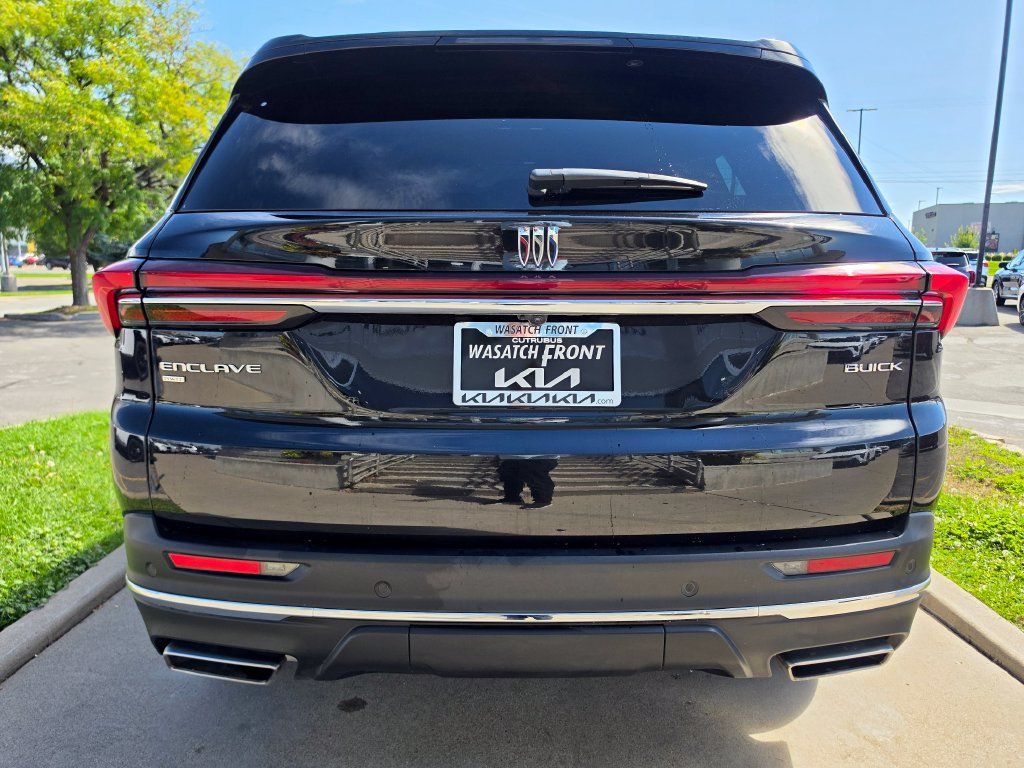 Used 2025 Buick Enclave Preferred AWD/4WD image 6