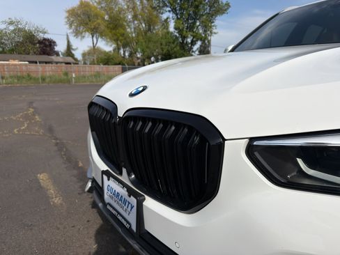 Used 2019 BMW X5 xDrive40i w/ Premium Package 2 AWD/4WD image 5