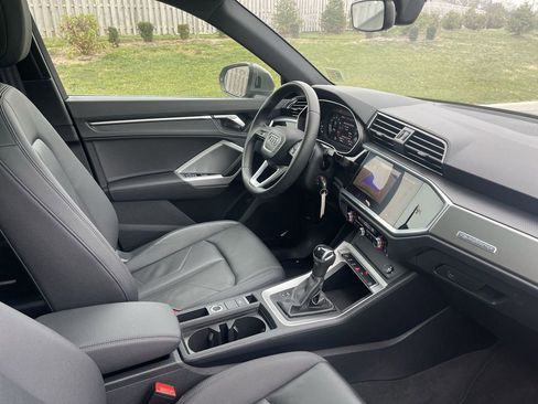 Used 2025 Audi Q3 2.0T Premium image 38