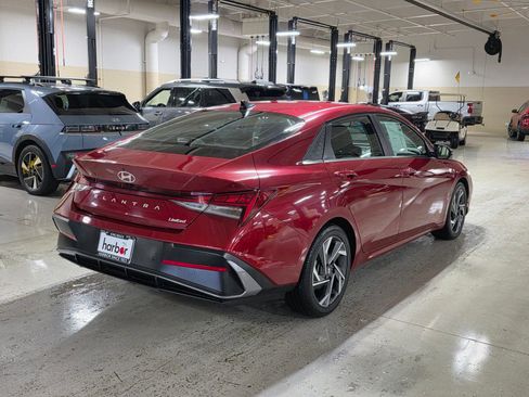 Certified 2024 Hyundai Elantra Limited FWD image 8