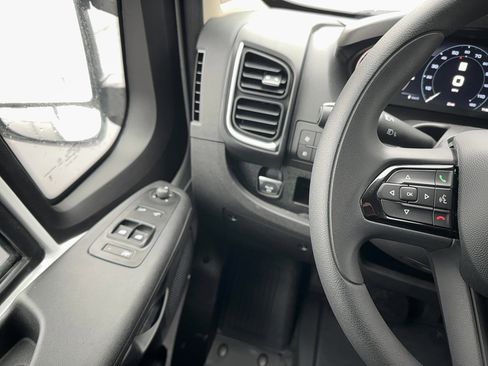 New 2025 RAM ProMaster 2500 w/ Quick Order Package 22G SLT image 5