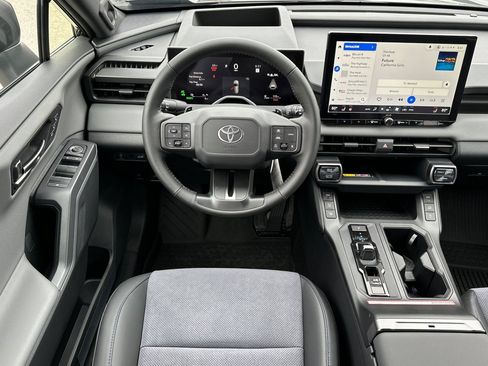 New 2026 Toyota RAV4 XSE w/ Panoramic Sun Roof Package AWD/4WD image 16