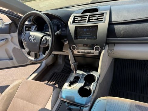 Used 2012 Toyota Camry XLE w/ Leather Pkg FWD image 24