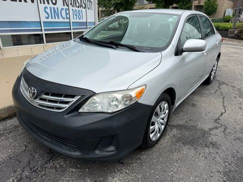 Used 2013 Toyota Corolla LE FWD image 10