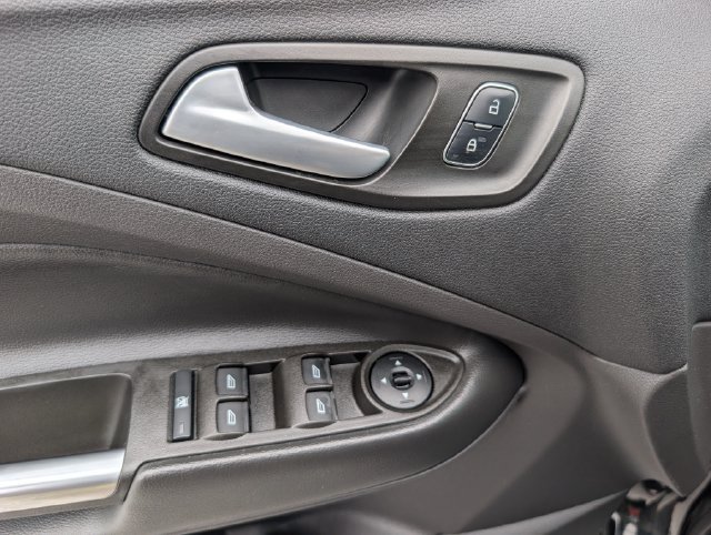 Used 2017 Ford Escape SE FWD image 18