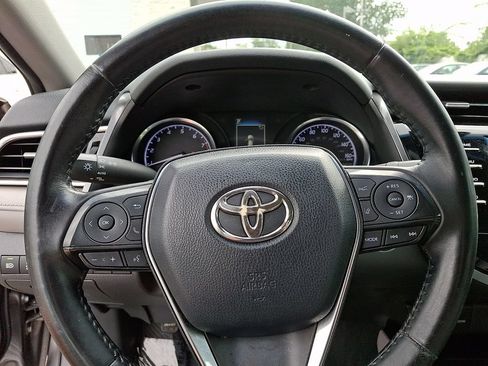 Used 2018 Toyota Camry SE w/ Convenience Package FWD image 20