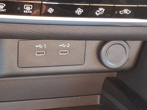 Used 2024 Nissan Rogue SV image 25