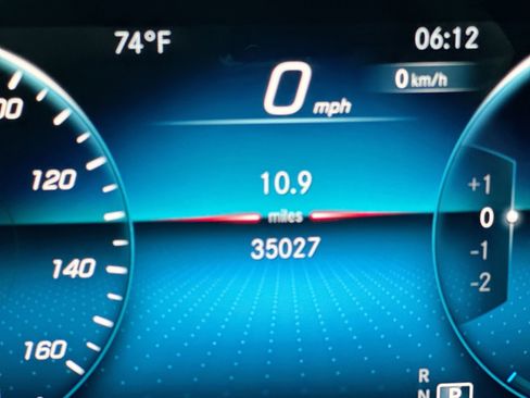 Used 2023 Mercedes-Benz GLS 450 4MATIC image 11