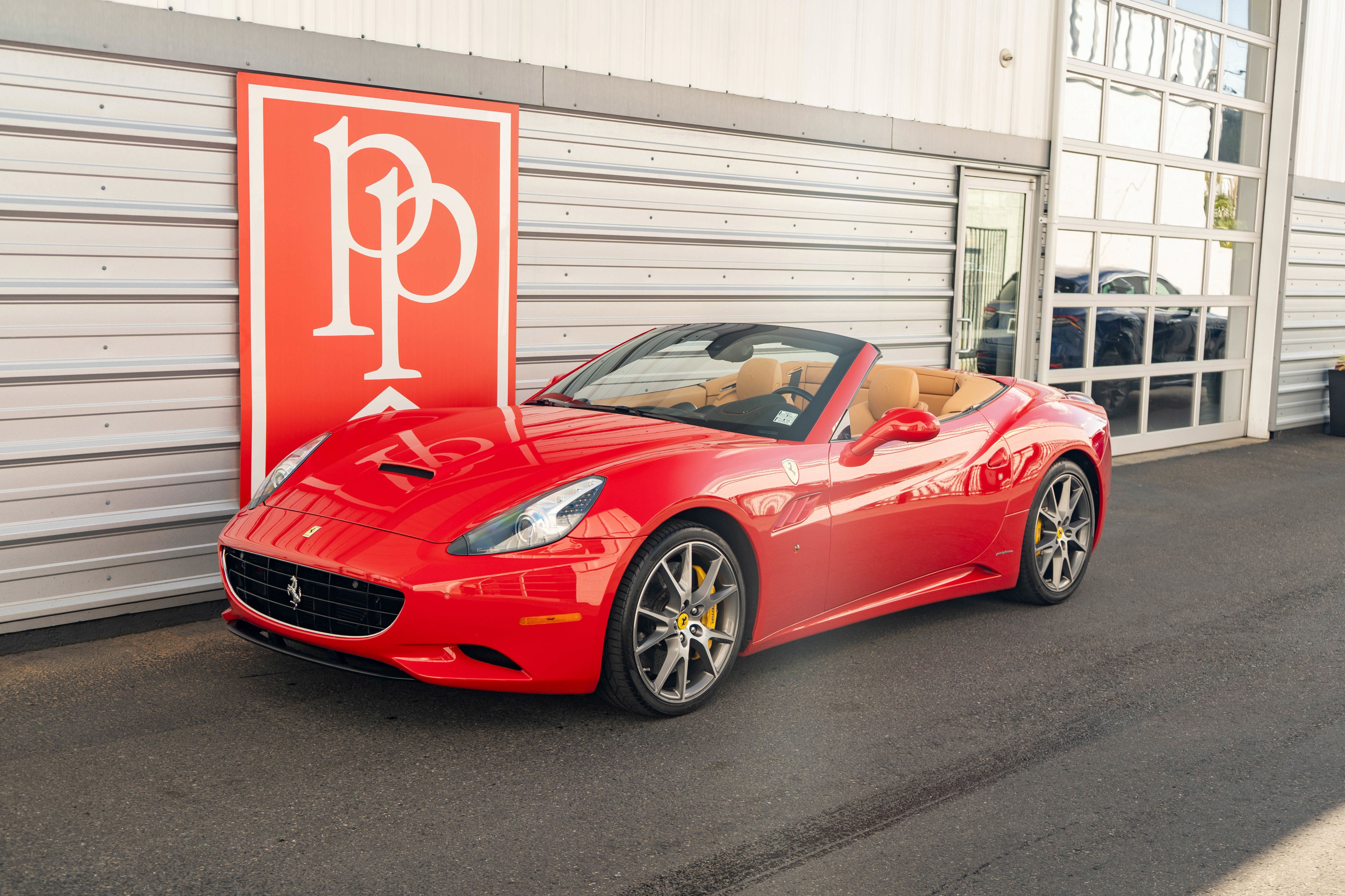 Used 2010 Ferrari California RWD image 35