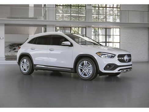 Used 2023 Mercedes-Benz GLA 250 4MATIC image 13