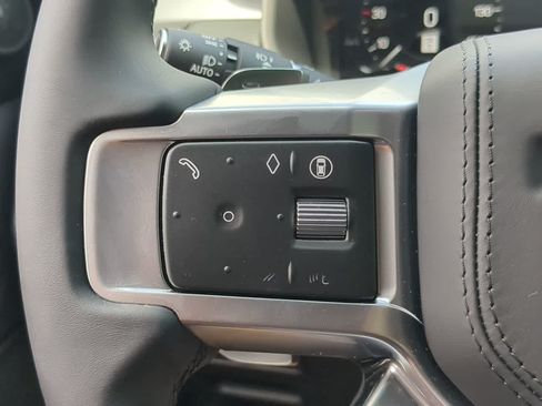 New 2026 Land Rover Discovery Limited Edition AWD/4WD image 26