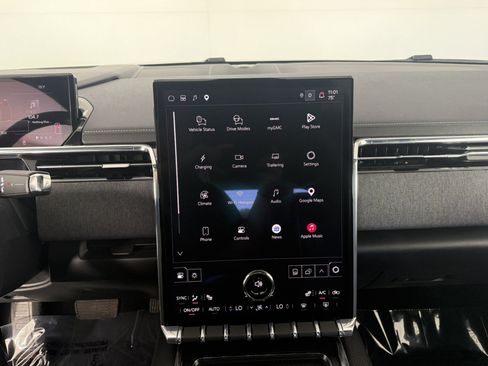 Used 2026 GMC Sierra EV Elevation AWD/4WD image 18