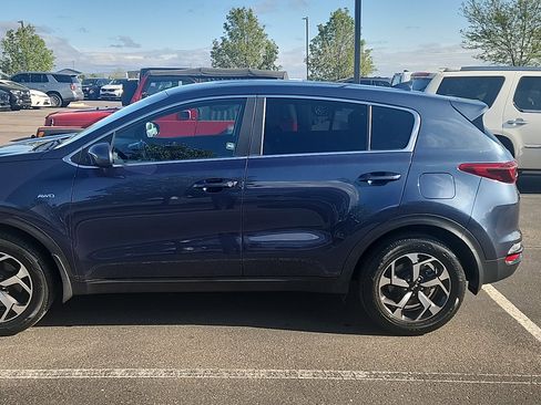 Used 2021 Kia Sportage LX image 3