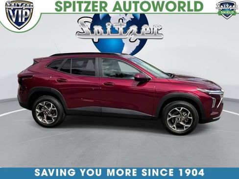 Used 2025 Chevrolet Trax LT FWD image 10