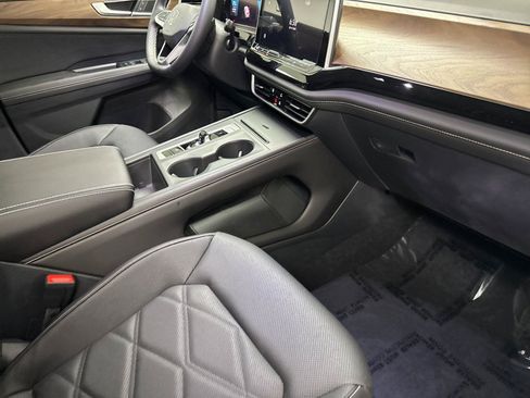 New 2026 Volkswagen Atlas SE FWD image 16