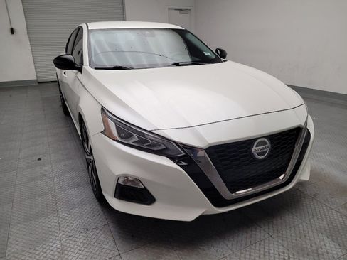Used 2020 Nissan Altima 2.5 SR FWD image 14