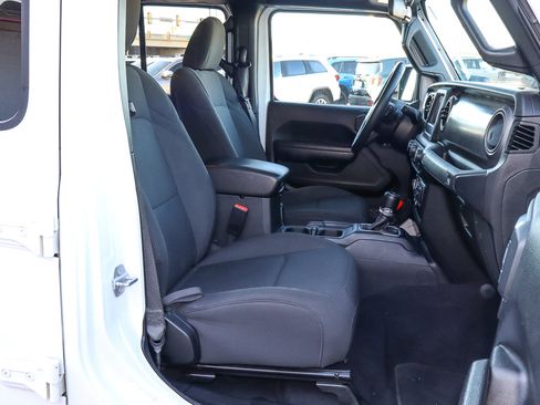 Used 2023 Jeep Gladiator Sport image 24