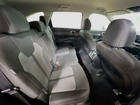 Certified 2025 Kia Sorento LX image 26