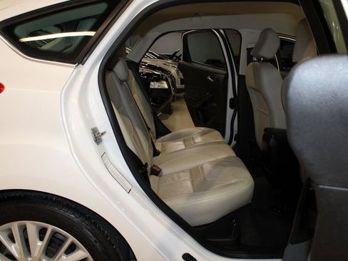 Used 2016 Ford Focus Titanium image 12