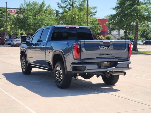 Used 2026 GMC Sierra 2500 Denali Ultimate w/ LPO, Black Badging Package AWD/4WD image 7
