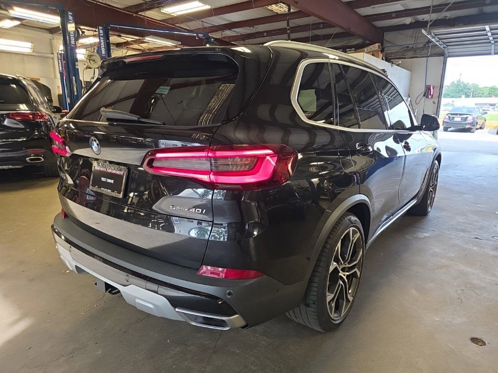 Used 2021 BMW X5 sDrive40i w/ Premium Package RWD image 3