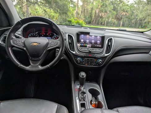 Used 2020 Chevrolet Equinox Premier FWD image 11