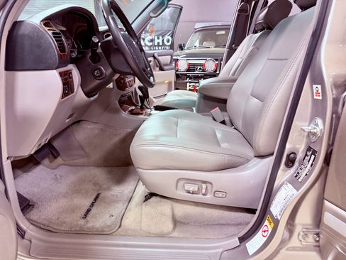 Used 2006 Toyota Land Cruiser image 22